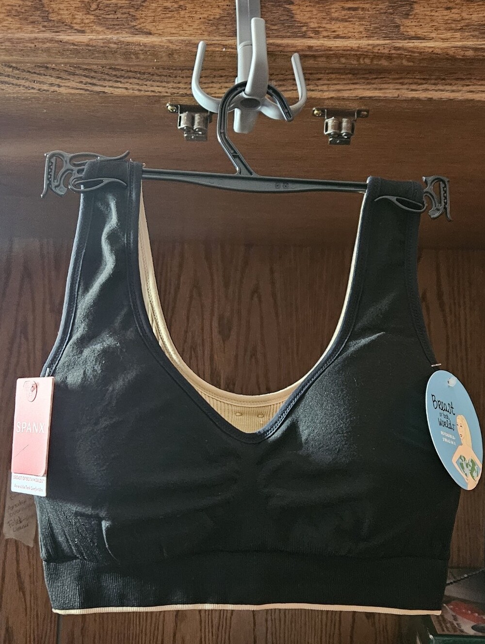 SPANX, REVERSIBLE, Wireless V-Neck Seamless Bra, Nude/Black, Sz Sm, NWT - Picture 5 of 7